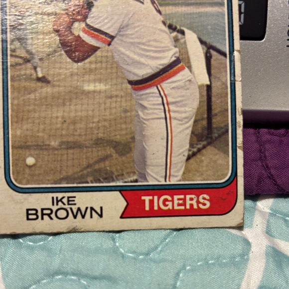 Detroit Tigers Baseball Card - Ike Brown 1975 Topp - Picture 4 of 5